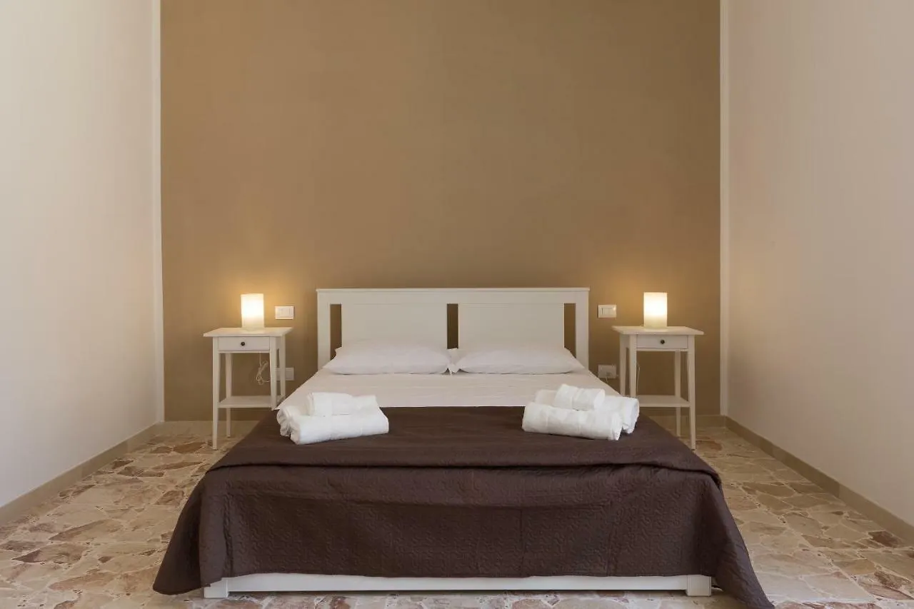 Central Apartments Noto Italia